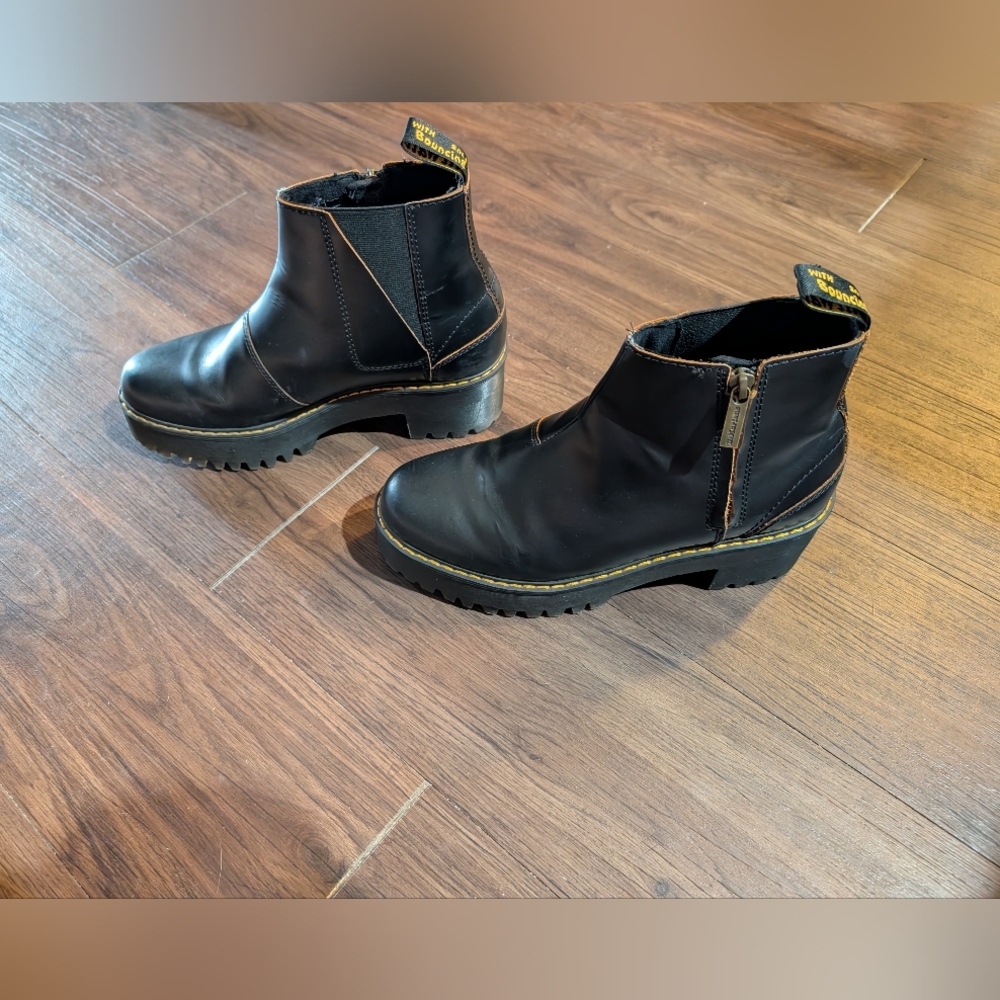 Dr. martens Rometty II Vintage Smooth Leather Chelsea Boots